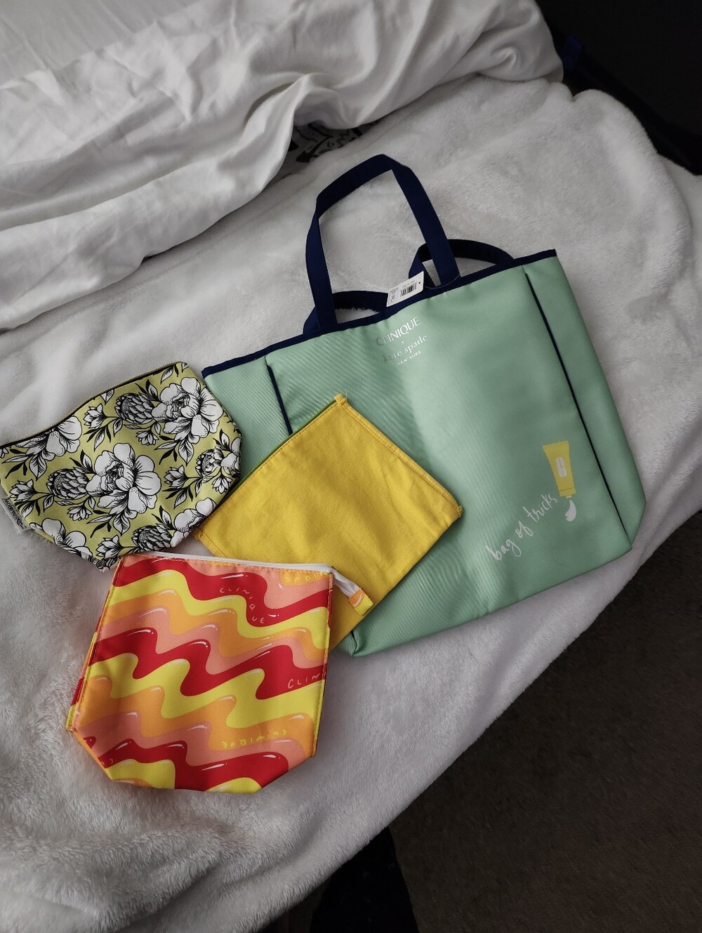 Kate Spade/ Clinique Mint Green Tote +laundry Bag w And Misc M/u Bags